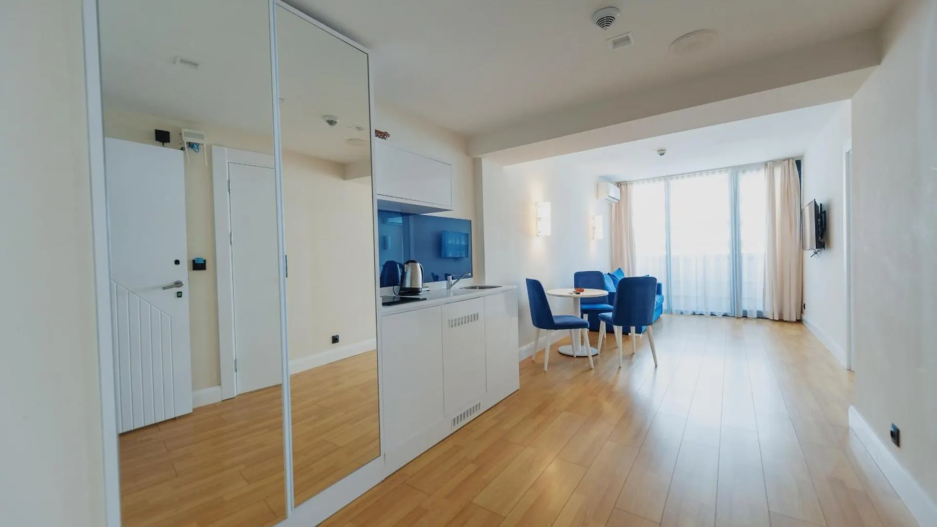 Orbi City Luxury Suite Батуми